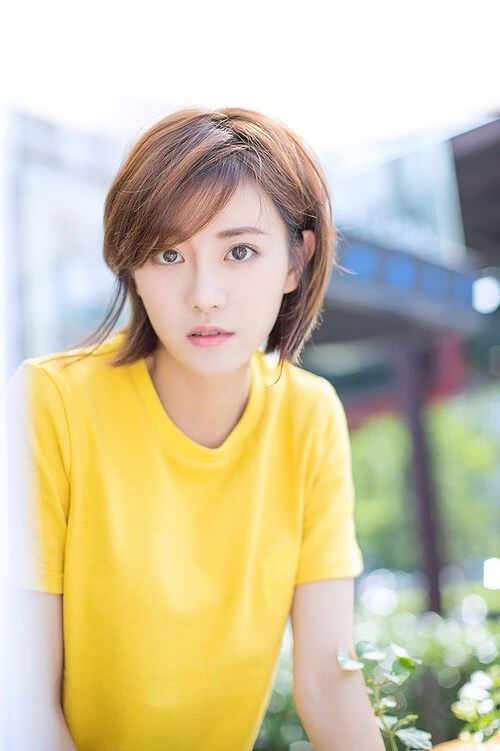 “战术深度:不同教练的战术大比拼”,教练在布置战术时讲到了常用的比赛阵型