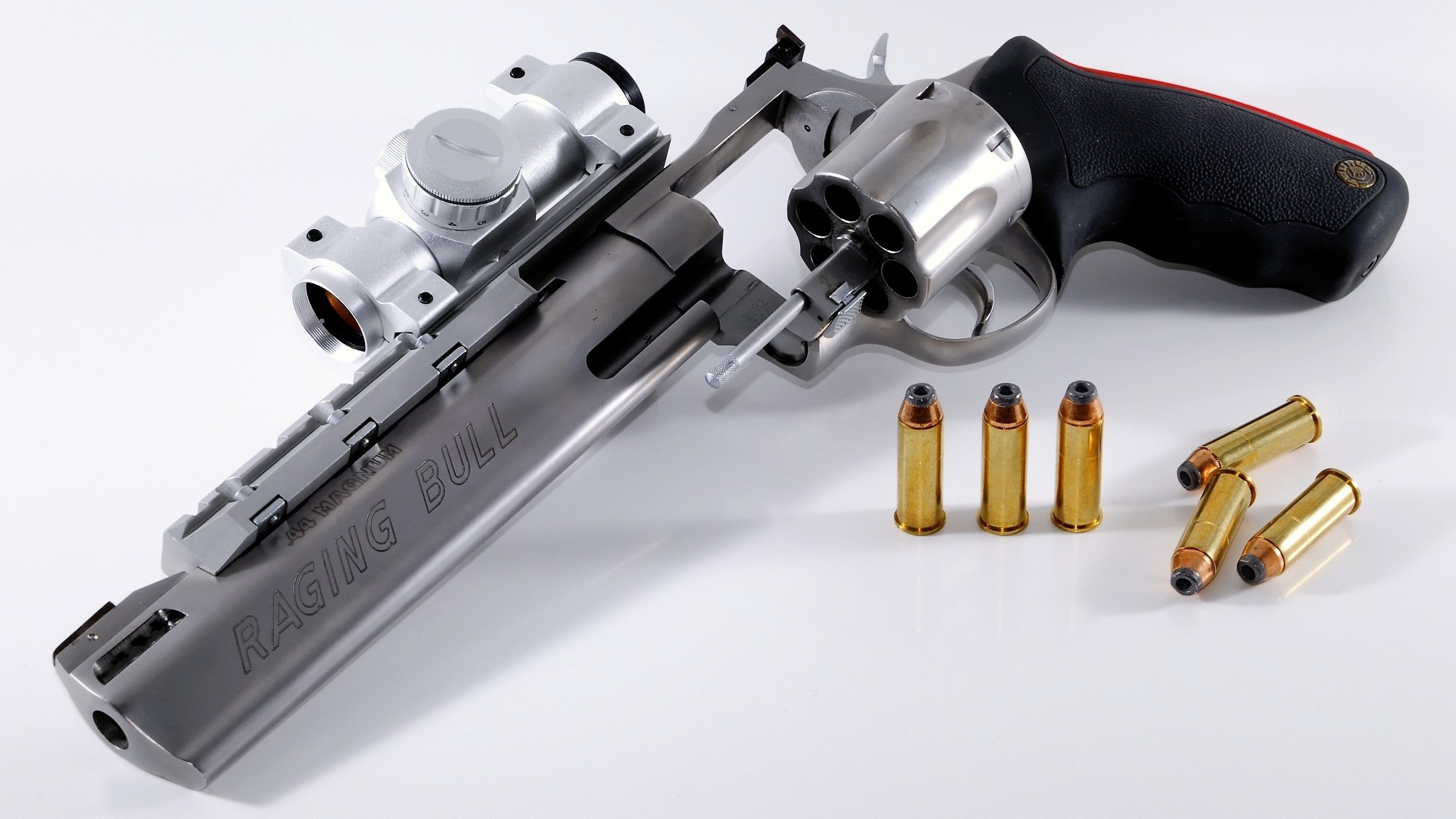 开云网页版-河南队惊险取胜，实力逐渐崭露头角，河南球队足球